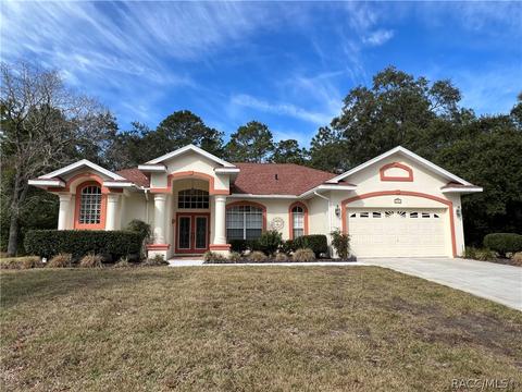 184 Pine St, Homosassa, FL 34446