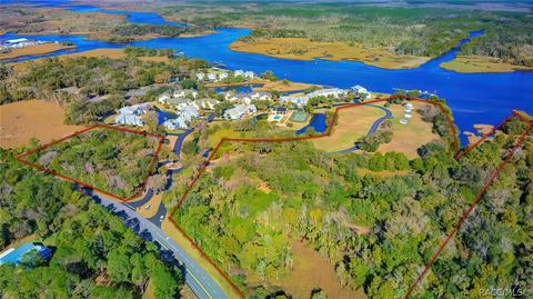 2835 N Rivers Edge Blvd, Crystal River, FL 34429