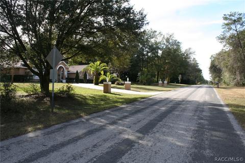 1734 E Tradewind Dr, Hernando, FL 34442 photo 2