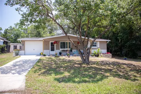 15 N Monroe St, Beverly Hills, FL 34465