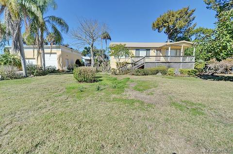 2360 S Waterman Dr, Crystal River, FL 34429