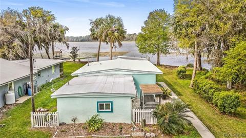 10025 W Riverwood Dr, Crystal River, FL 34428