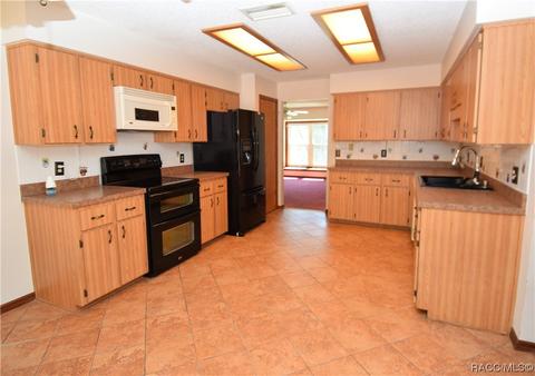 191 E Lancaster St, Lecanto, FL 34461 photo 3