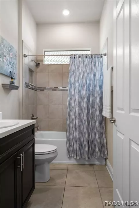 Bath - 1848 W Sundown Ln, Hernando, FL 34442 photo 8 of 8