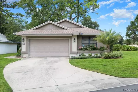 4 Muirfield Ct W, Homosassa, FL 34446