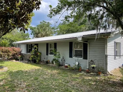 10740 W Spring Cir, Crystal River, FL 34428