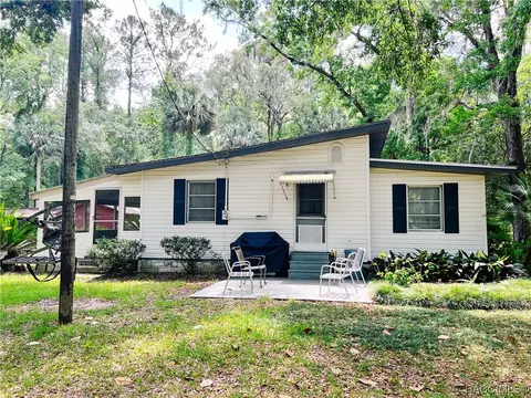 Exterior - 6351 SE 26th Ter, Inglis, FL 34449 photo 2 of 12