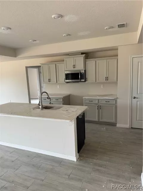 653 E Bismark St, Hernando, FL 34442 photo 5