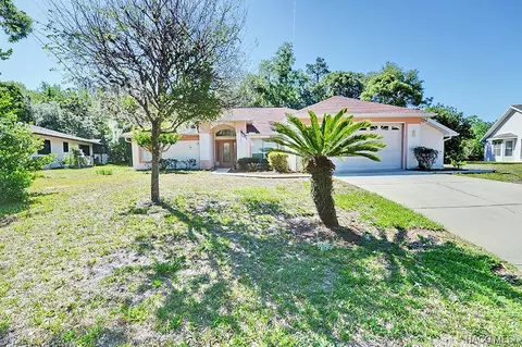 9 Mangrove Ct W, Homosassa, FL 34446