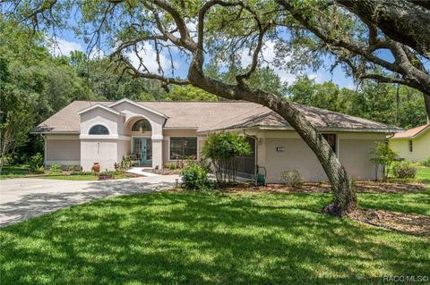 82 Cypress Blvd W, Homosassa, FL 34446