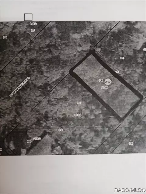 8118 W Windhaven Pl, Homosassa, FL 34448