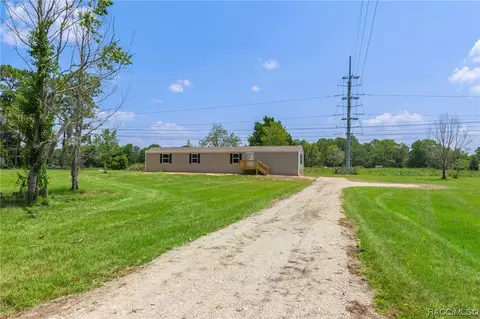 4019 N Holiday Dr, Crystal River, FL 34428