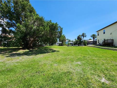 11720 W Sunnybrook Ct, Crystal River, FL 34429