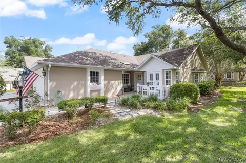 6143 W Edgemoor Ct, Crystal River, FL 34429