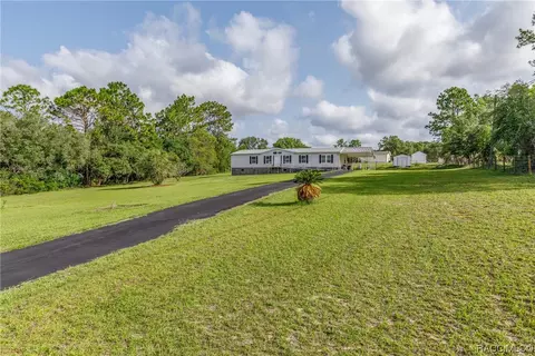 689 E La Salle St, Hernando, FL 34442