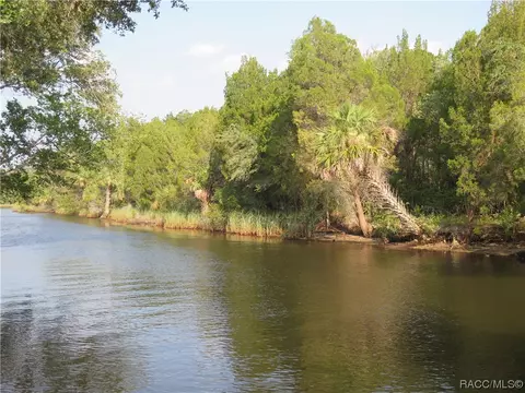 3802 N Apalachee Pt, Crystal River, FL 34428