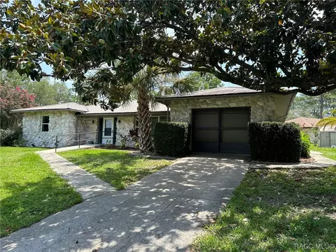 2840 W Fairway Loop, Citrus Springs, FL 34434