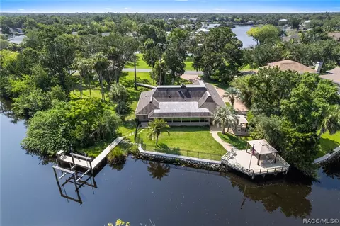 5260 S Riverside Dr, Homosassa, FL 34448