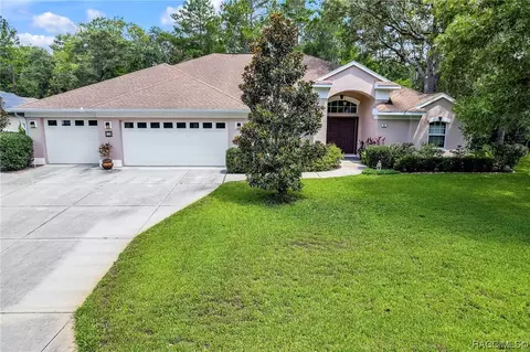 18 Cactus St, Homosassa, FL 34446