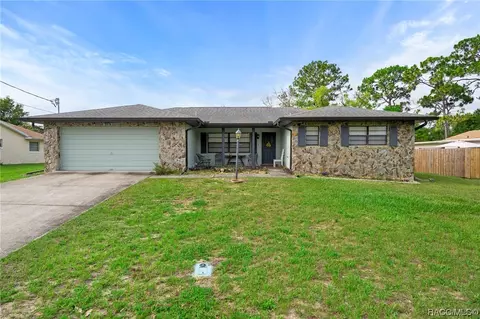 5576 W Pine Cir, Crystal River, FL 34429