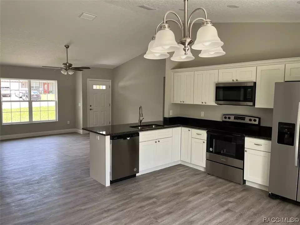  2495 W Chamberlain St, Citrus Springs, FL 34434 photo 7