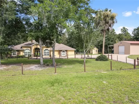 8051 N Neige Pt, Crystal River, FL 34428