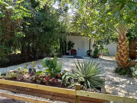 1645 NW 19th St, Crystal River, FL 34428