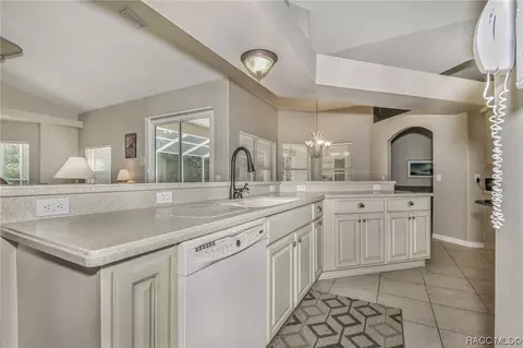 265 W Liberty St, Hernando, FL 34442 photo 9