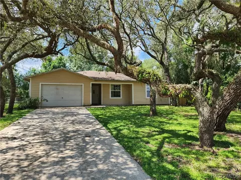 3024 E Murray St, Inverness, FL 34453
