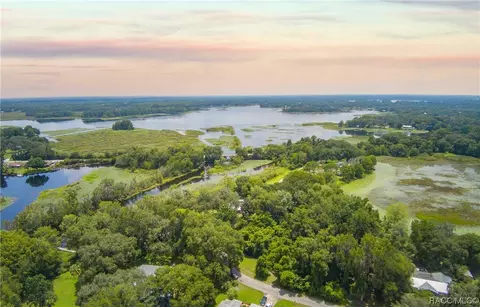 12 N Shadow Wood Dr, Inverness, FL 34450