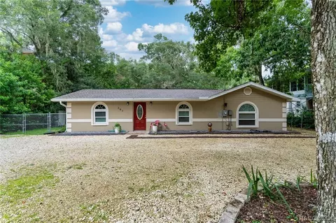 207 N Robin Hood Rd, Inverness, FL 34450