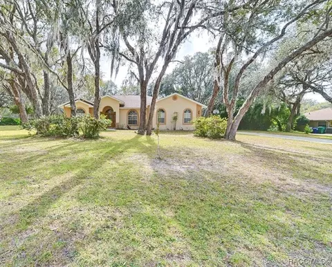 138 W Olympia St, Hernando, FL 34442
