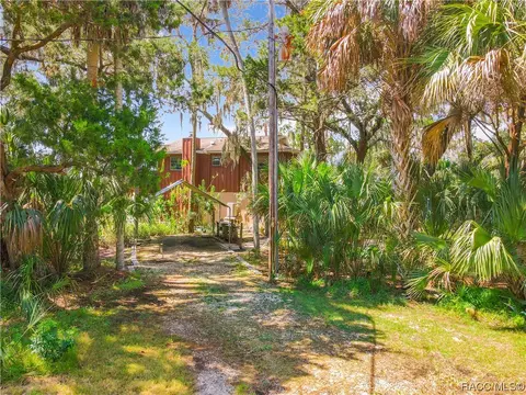 1380 S Estuary Dr, Crystal River, FL 34429