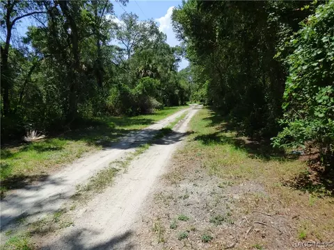 6069 E Arrowhead St, Hernando, FL 34442