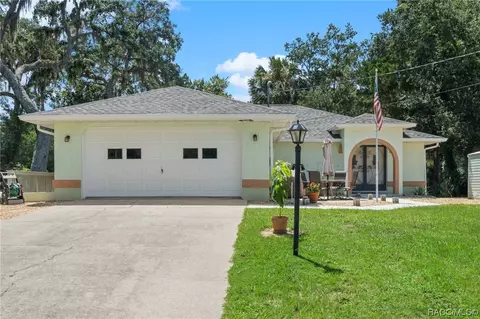 3832 N Hiawatha Ter, Crystal River, FL 34428