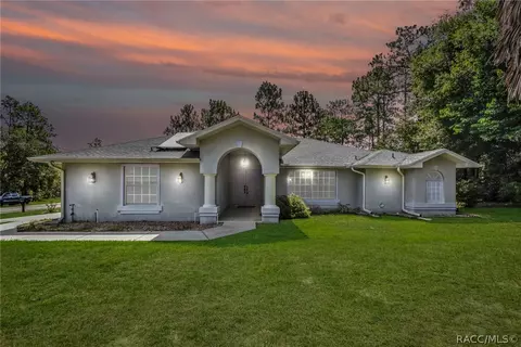 960 W Hummingbird Dr, Citrus Springs, FL 34434