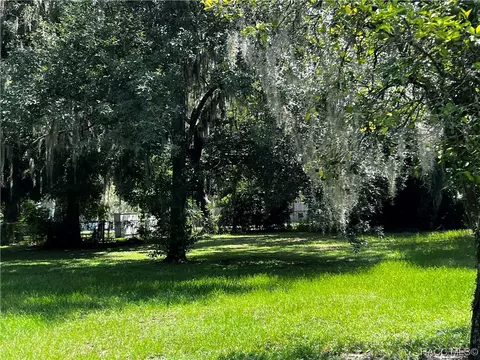 4715 E Harvard Dr, Hernando, FL 34442 photo 2