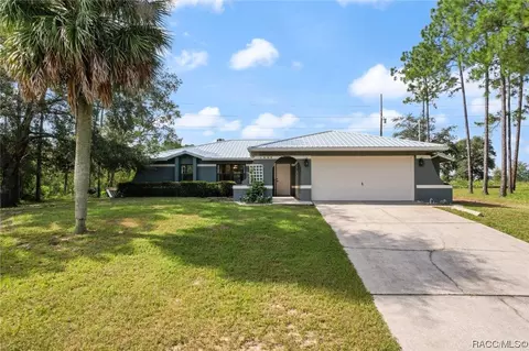 1900 W Alhambra Dr, Citrus Springs, FL 34434
