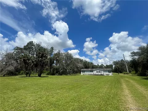 8749 W Candleglow St, Crystal River, FL 34428