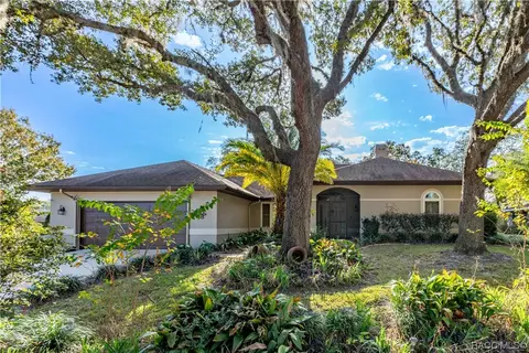 8 Balsam Ct W, Homosassa, FL 34446