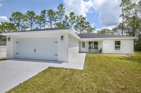 1622 W Gainsboro Ln, Citrus Springs, FL 34434