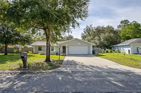 1150 W Cairo Dr, Citrus Springs, FL 34434