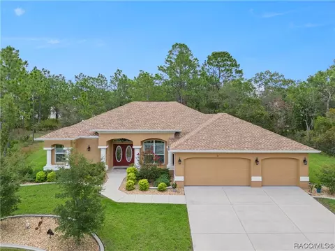 39 Linder St, Homosassa, FL 34446