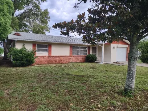 2 Jessie Ct, Beverly Hills, FL 34465