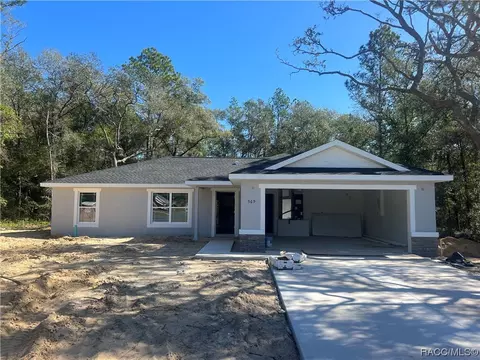 9569 N Aquarius Dr, Citrus Springs, FL 34434