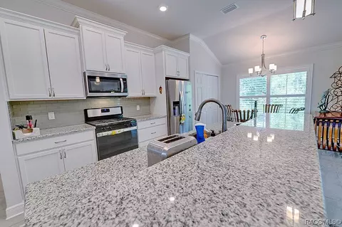 2584 E Farewell Path, Hernando, FL 34442 photo 17