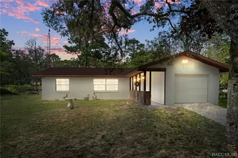 5649 W Kettle Ln, Crystal River, FL 34429