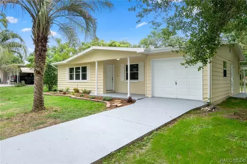 17 S Adams St, Beverly Hills, FL 34465