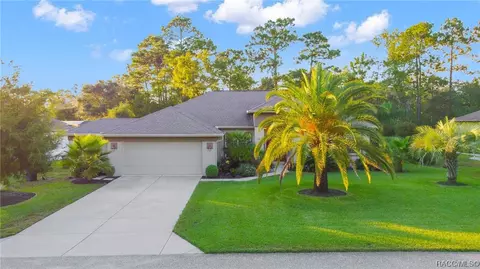 82 Daisy St, Homosassa, FL 34446