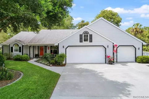 24 Linder Cir, Homosassa, FL 34446